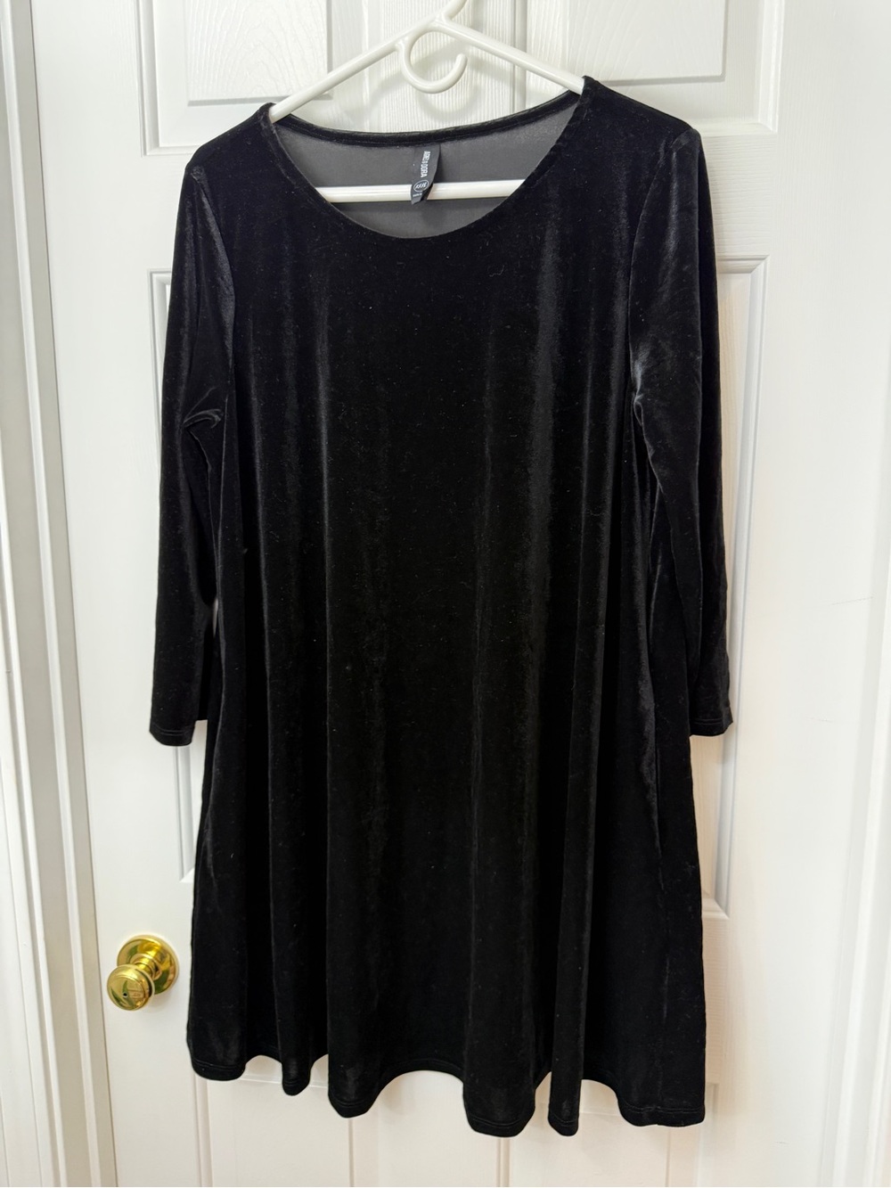 Black Velvet Long-Sleeve A-Line Dress - Unknown Brand